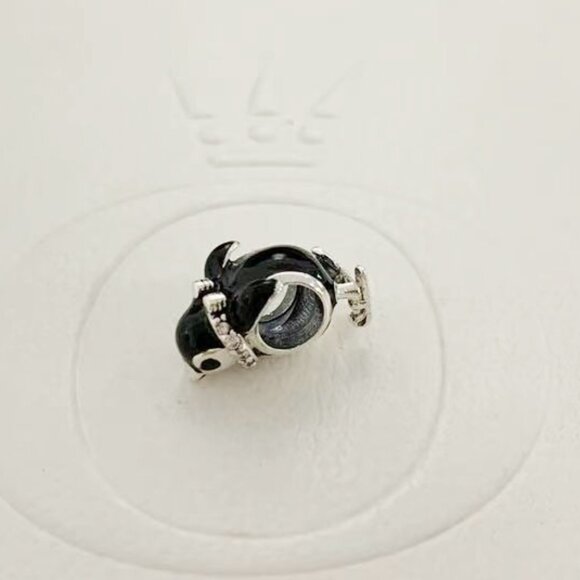 Pandora Skiing Penguin Charm - Picture 4 of 5